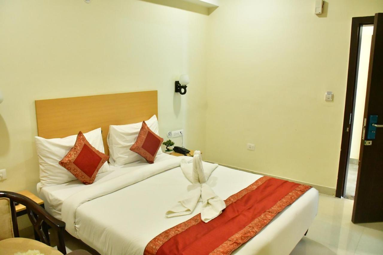 Hotel Yatharth Inn Βαρανάσι Εξωτερικό φωτογραφία