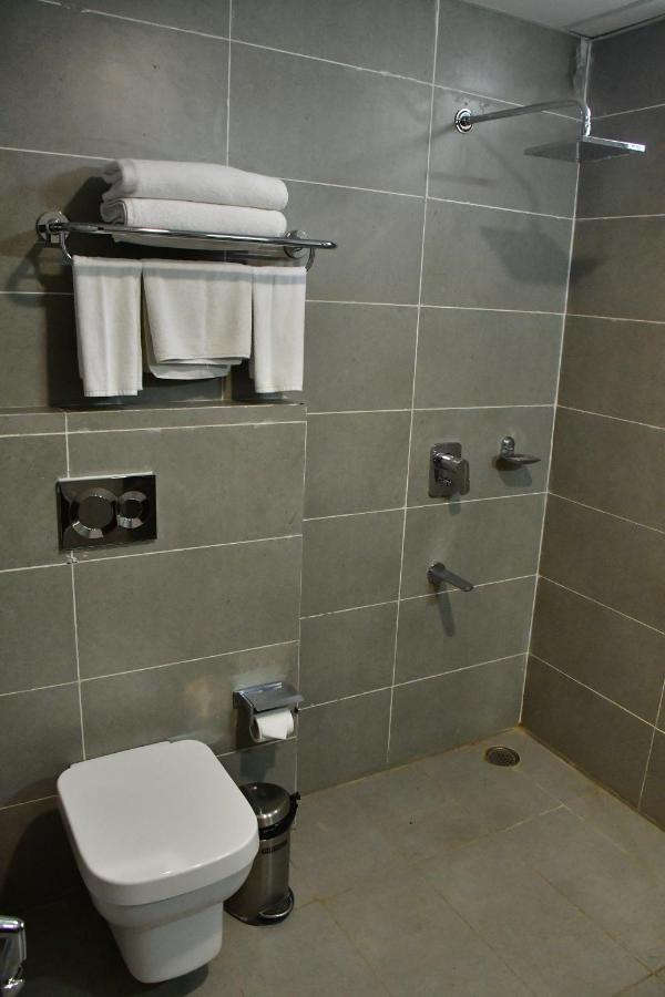 Hotel Yatharth Inn Βαρανάσι Εξωτερικό φωτογραφία