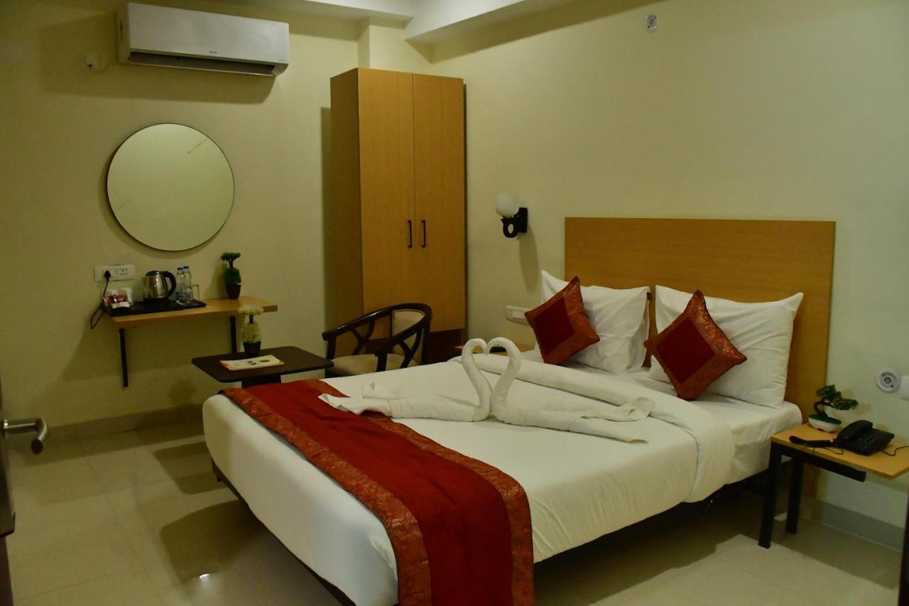 Hotel Yatharth Inn Βαρανάσι Εξωτερικό φωτογραφία