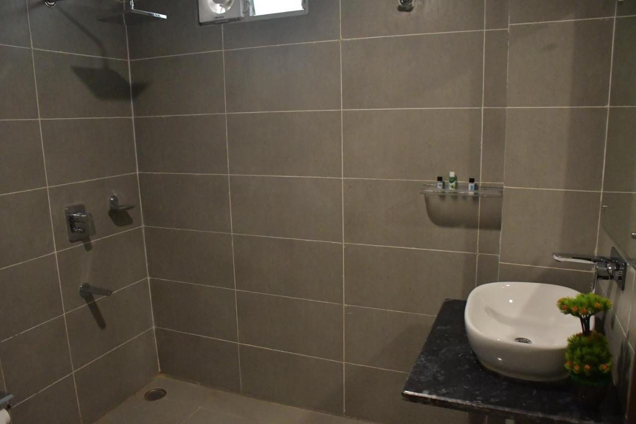 Hotel Yatharth Inn Βαρανάσι Εξωτερικό φωτογραφία