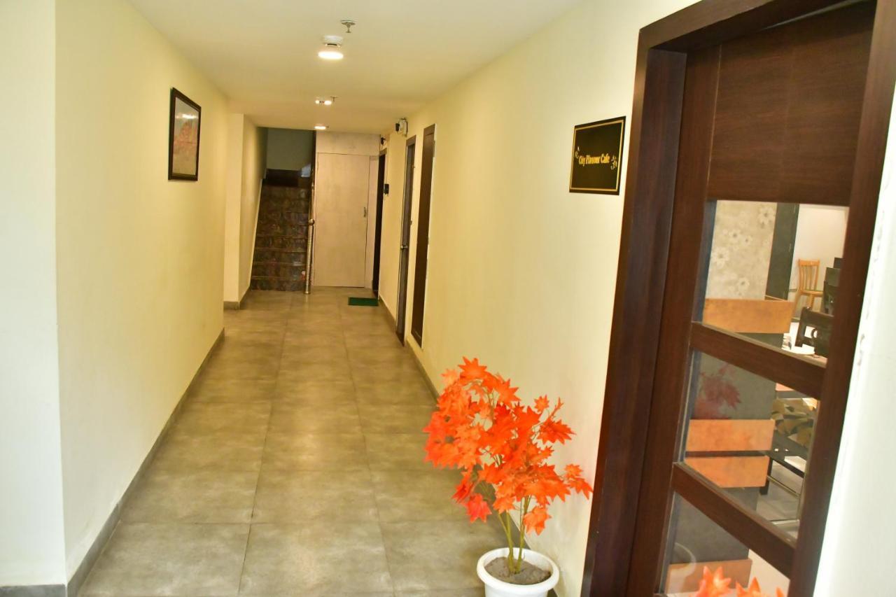 Hotel Yatharth Inn Βαρανάσι Εξωτερικό φωτογραφία
