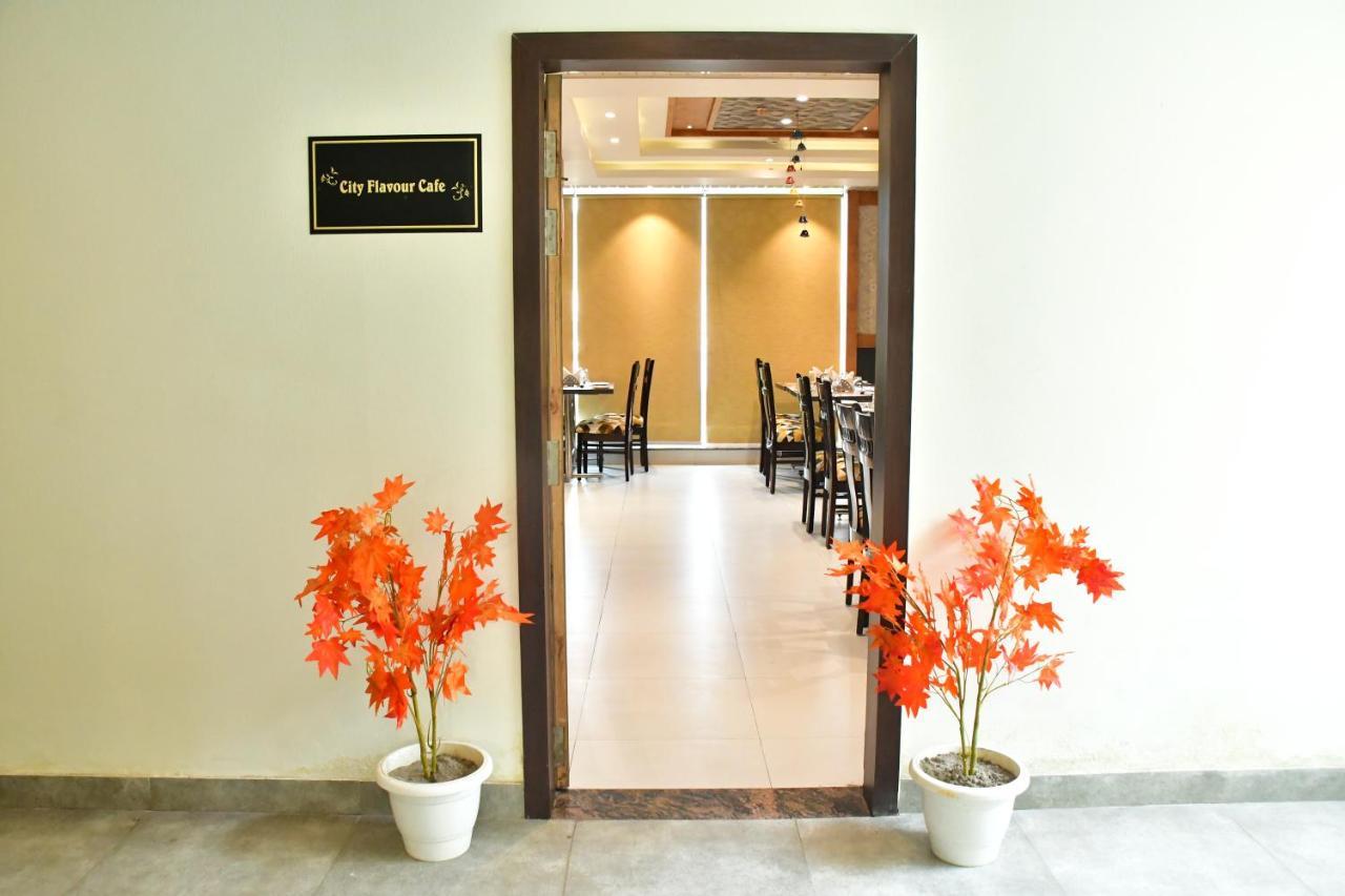 Hotel Yatharth Inn Βαρανάσι Εξωτερικό φωτογραφία