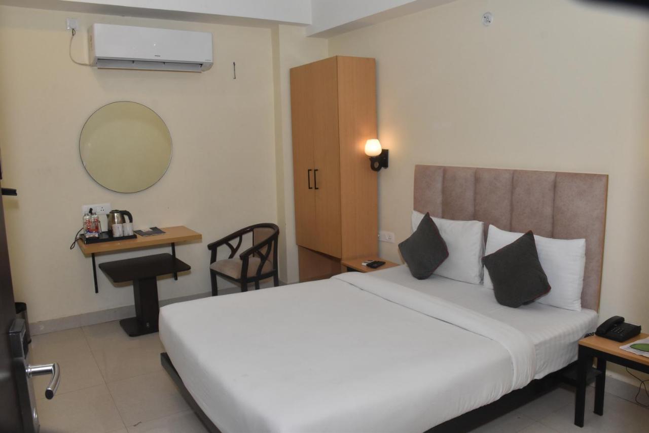 Hotel Yatharth Inn Βαρανάσι Εξωτερικό φωτογραφία